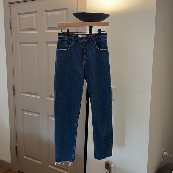 Abercrombie and Fitch high rise mom jeans - Picture 4 of 8